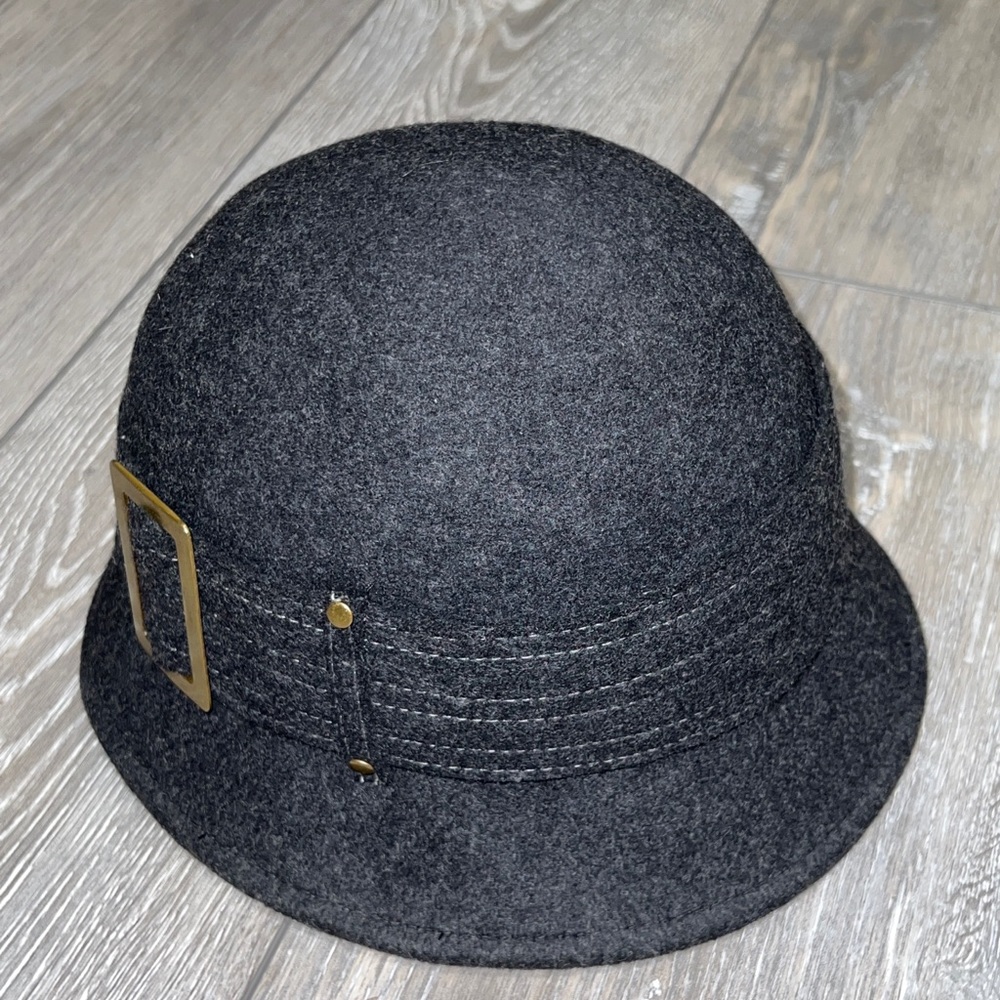 Scala Collezione One Size Women"s Black Hat 100% Wool Gold Buckle Accent EUC